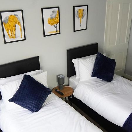 Portobello House - Four Bedroom House Perfect For Contractors - Sleeps 6 - Free Parking ウォルヴァーハンプトン エクステリア 写真