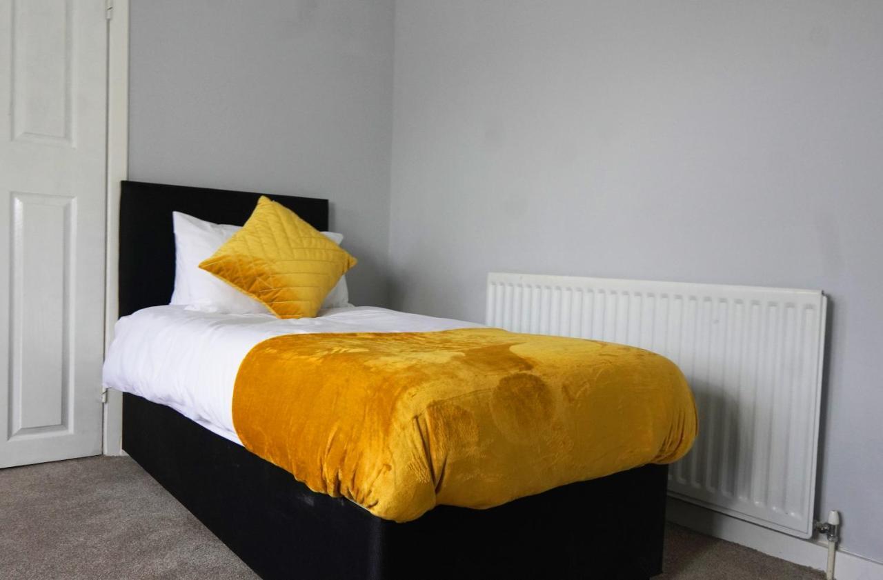 Portobello House - Four Bedroom House Perfect For Contractors - Sleeps 6 - Free Parking ウォルヴァーハンプトン エクステリア 写真