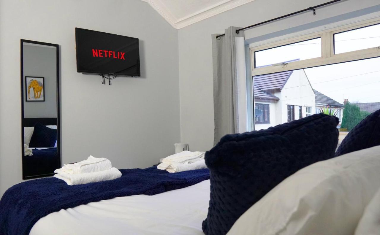 Portobello House - Four Bedroom House Perfect For Contractors - Sleeps 6 - Free Parking ウォルヴァーハンプトン エクステリア 写真
