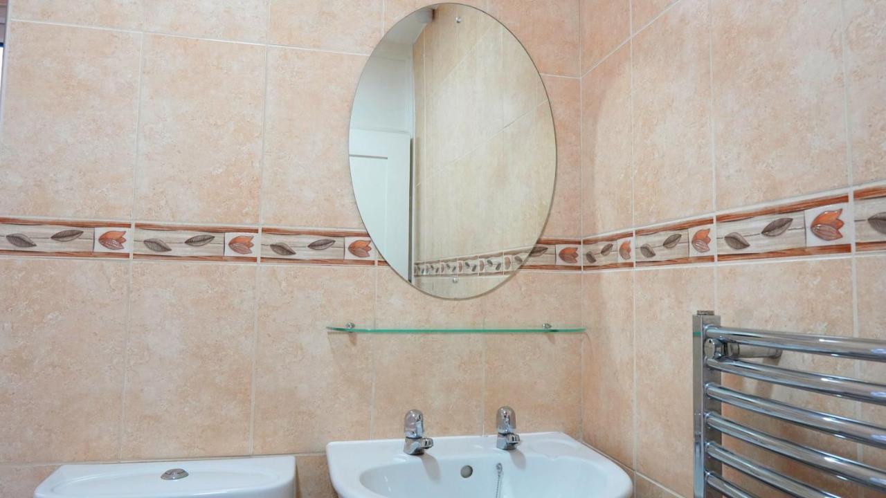 Portobello House - Four Bedroom House Perfect For Contractors - Sleeps 6 - Free Parking ウォルヴァーハンプトン エクステリア 写真