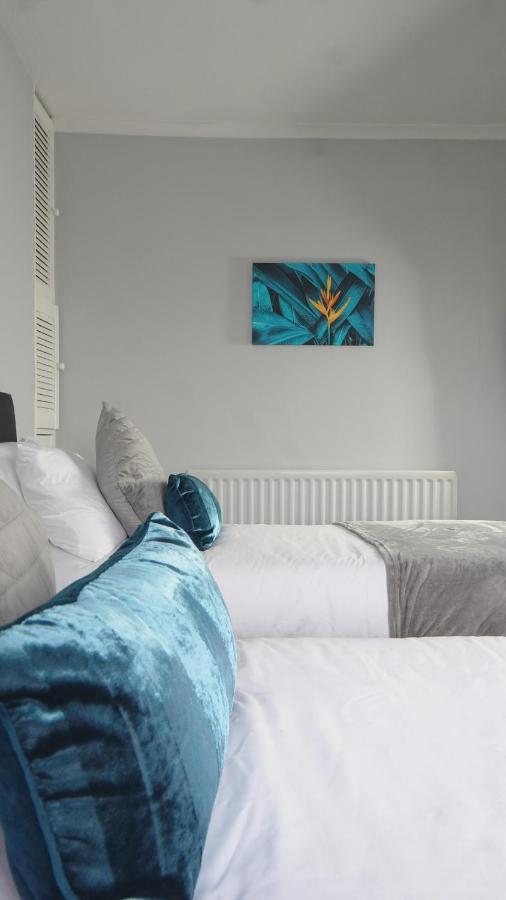 Portobello House - Four Bedroom House Perfect For Contractors - Sleeps 6 - Free Parking ウォルヴァーハンプトン エクステリア 写真