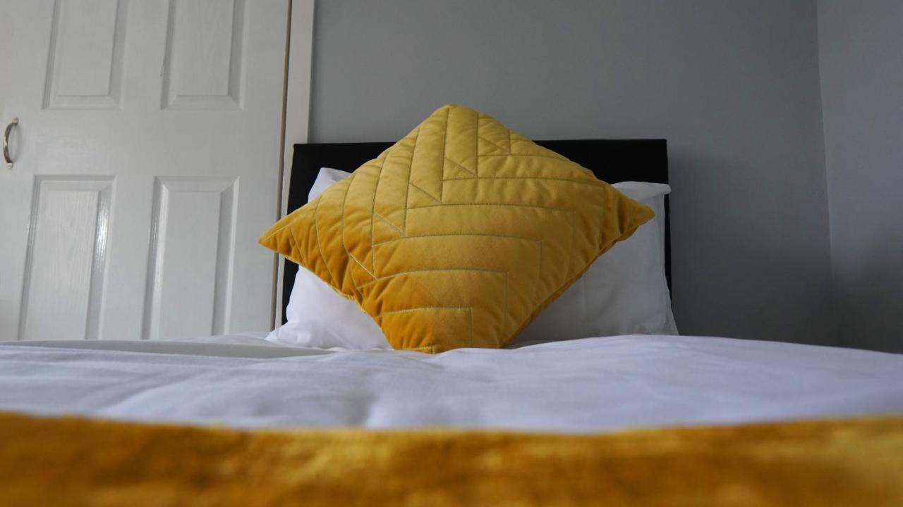 Portobello House - Four Bedroom House Perfect For Contractors - Sleeps 6 - Free Parking ウォルヴァーハンプトン エクステリア 写真