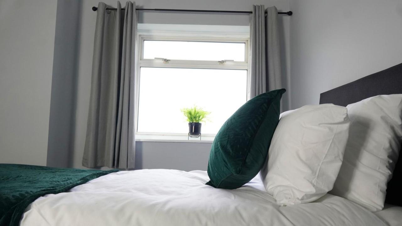 Portobello House - Four Bedroom House Perfect For Contractors - Sleeps 6 - Free Parking ウォルヴァーハンプトン エクステリア 写真