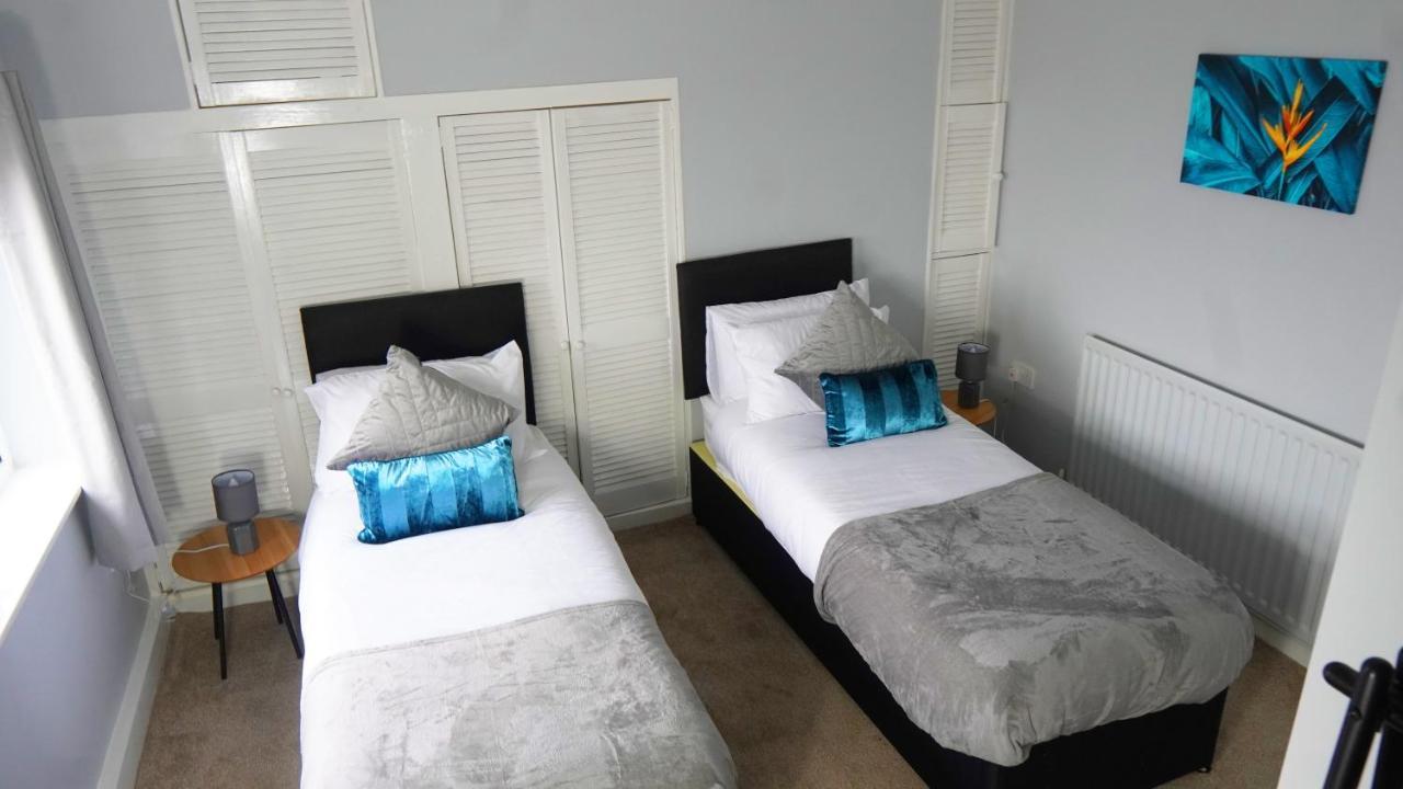 Portobello House - Four Bedroom House Perfect For Contractors - Sleeps 6 - Free Parking ウォルヴァーハンプトン エクステリア 写真