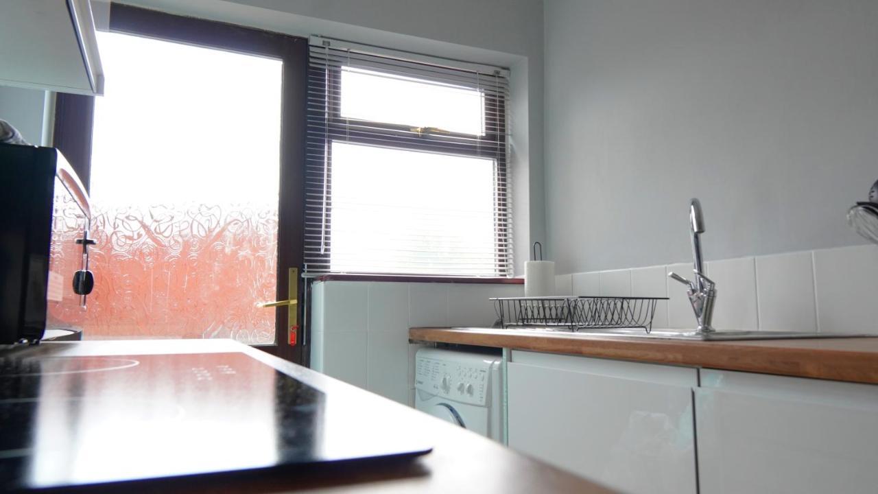 Portobello House - Four Bedroom House Perfect For Contractors - Sleeps 6 - Free Parking ウォルヴァーハンプトン エクステリア 写真