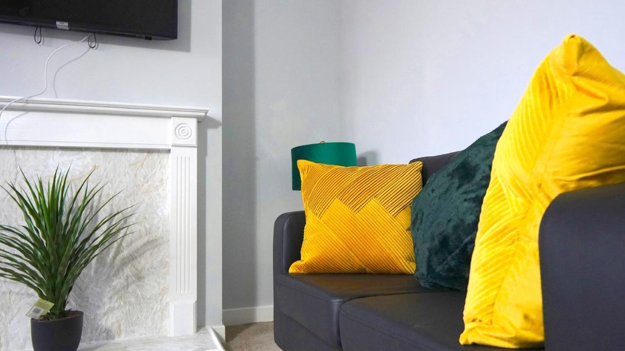 Portobello House - Four Bedroom House Perfect For Contractors - Sleeps 6 - Free Parking ウォルヴァーハンプトン エクステリア 写真