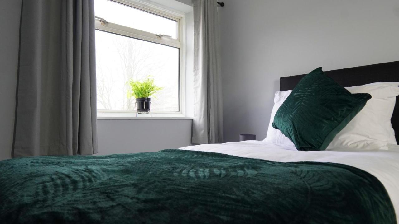 Portobello House - Four Bedroom House Perfect For Contractors - Sleeps 6 - Free Parking ウォルヴァーハンプトン エクステリア 写真