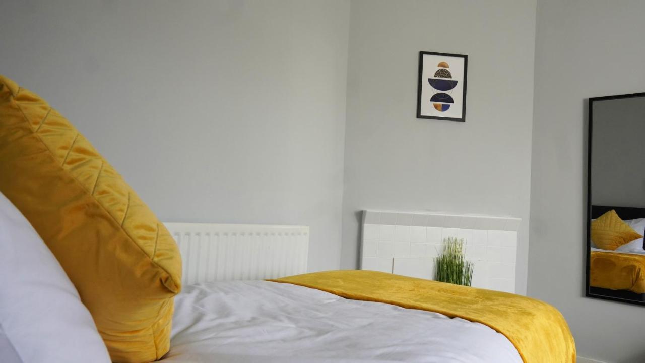 Portobello House - Four Bedroom House Perfect For Contractors - Sleeps 6 - Free Parking ウォルヴァーハンプトン エクステリア 写真